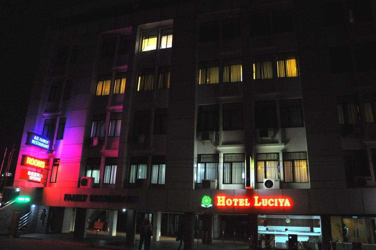 Hotel Luciya Kochi Exterior photo